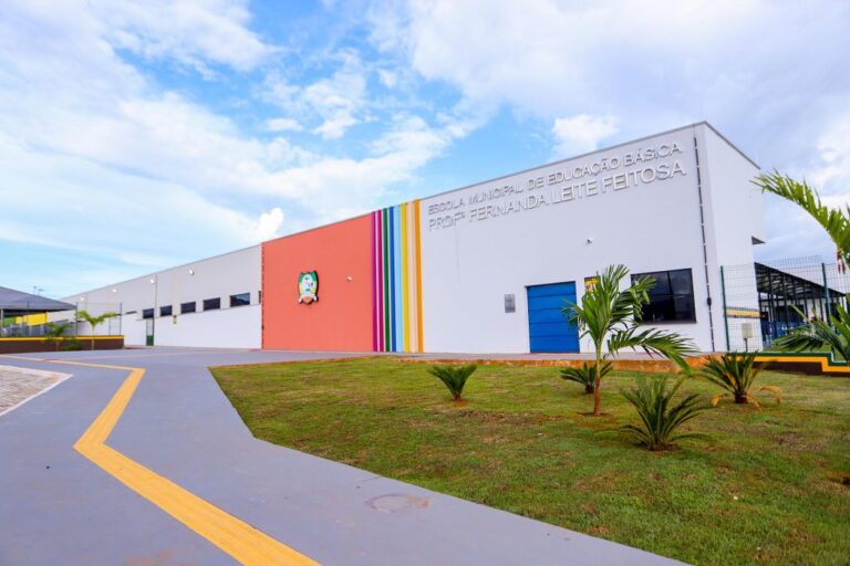 Bairro Cidade Nova comemora inauguração da Escola Municipal de Educação Básica