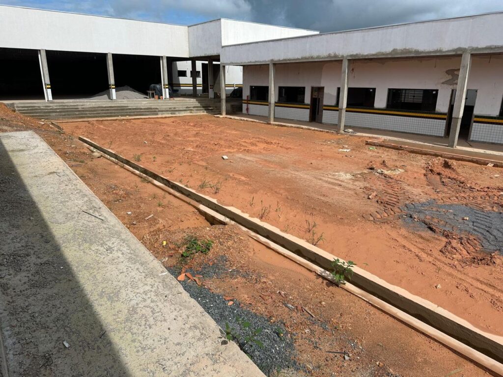 Construtora abandona obras de escolas em Canaã dos Carajás
