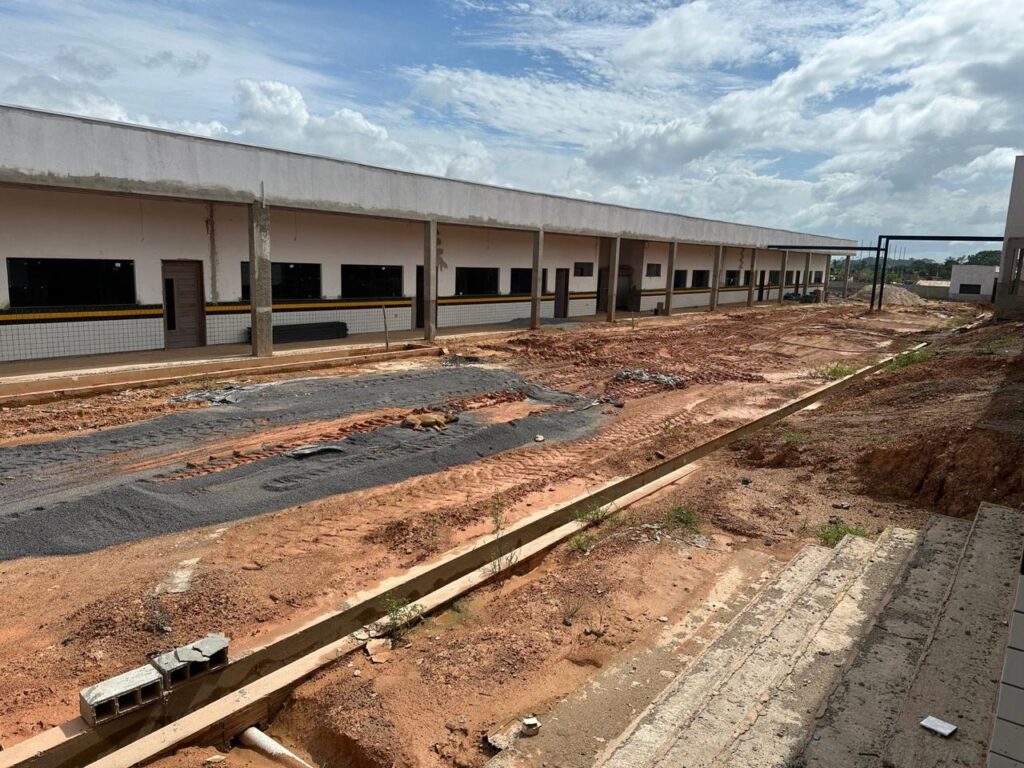 Construtora abandona obras de escolas em Canaã dos Carajás
