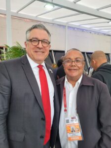 Jornalista, CARLOS MAGNO de Canaã dos Carajás questiona ministro da Saúde, ALEXANDRE PADILHA sobre erradicação da malária na região amazônica durante encontro da Cúpula do BRICS,,,